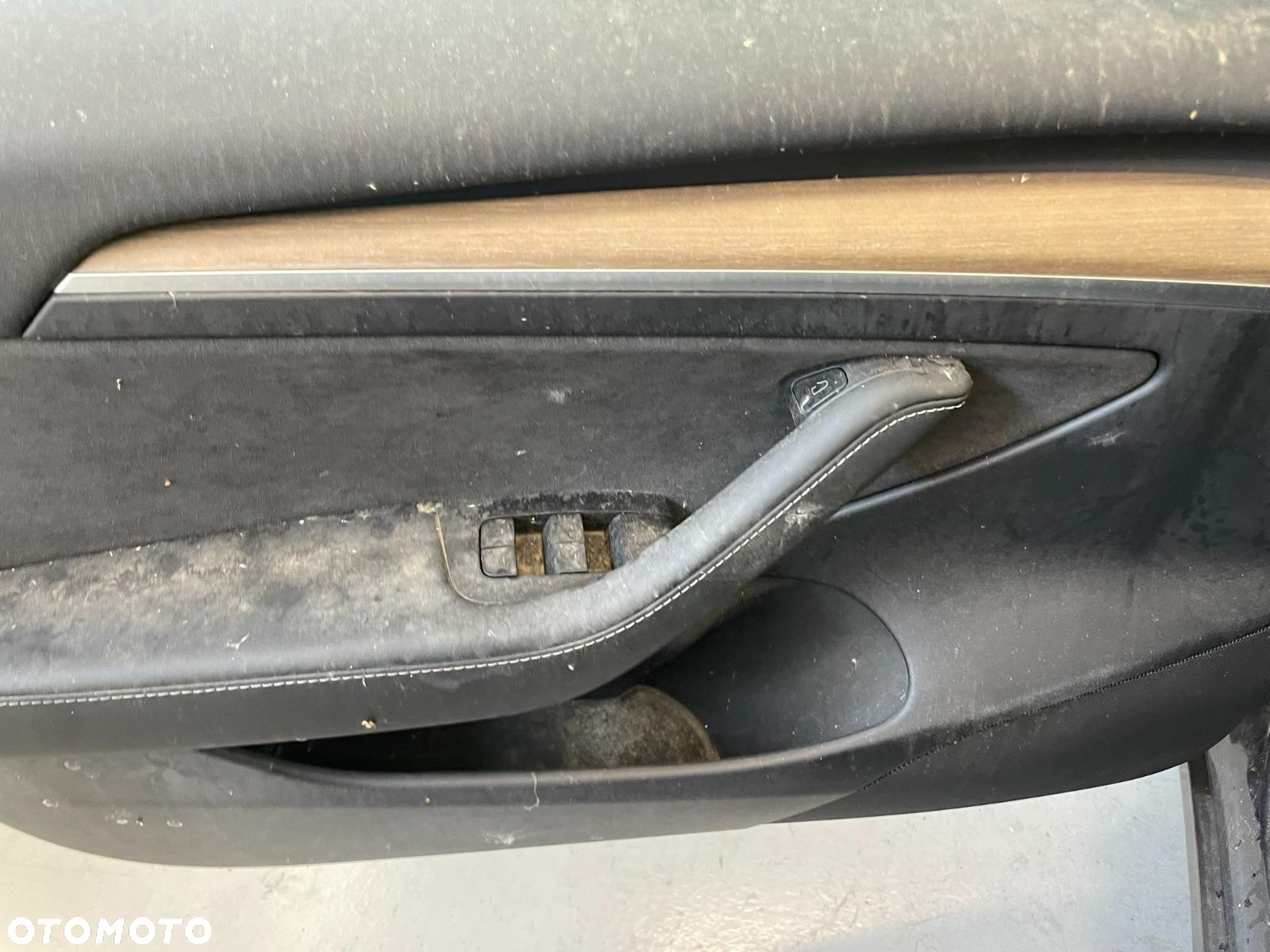 Tesla Model 3 Standard Reichweite Plus Hinterradantrieb - 15