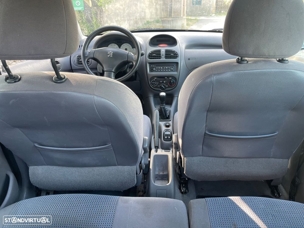 Peugeot 206 1.1 Color Line - 9