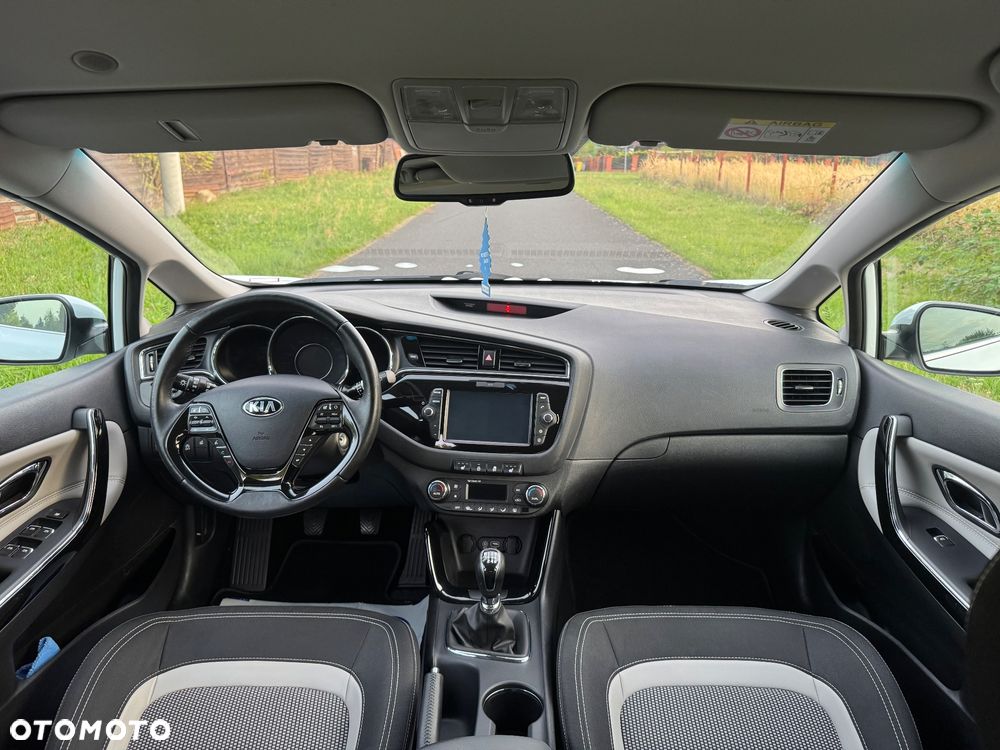 Kia Ceed 1.4 CVVT ISG Dream Team Edition - 31