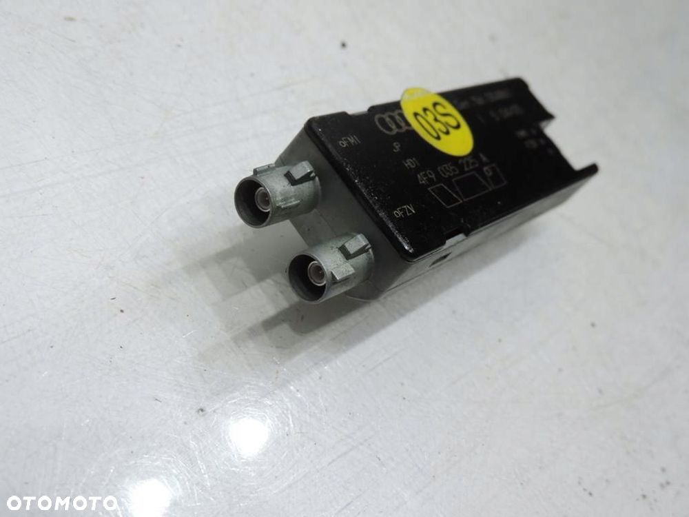 WZMACNIACZ ANTENY AUDI A6 C6 4F9035225A - 2
