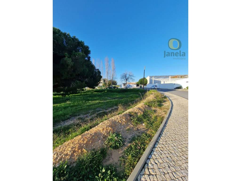 Terreno Urbanizável nas Gambelas com Potencial de Construção - Grande imagem: 2/15