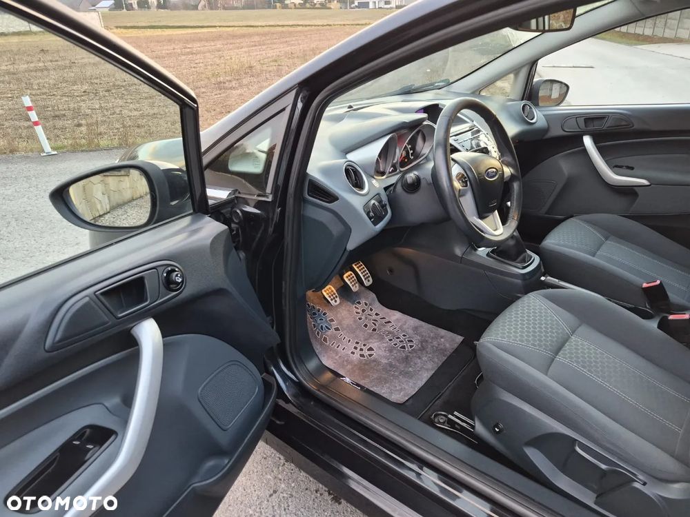 Ford Fiesta 1.25 Platinium X - 23