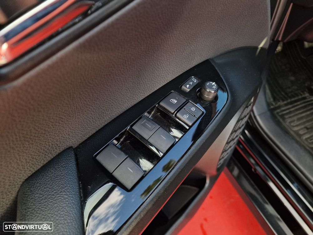 Toyota Prius 1.8 Plug-In Luxury+Pele - 10