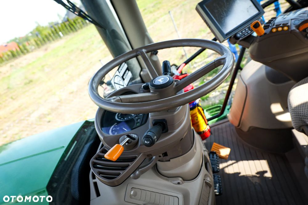 John Deere 6215R - 20
