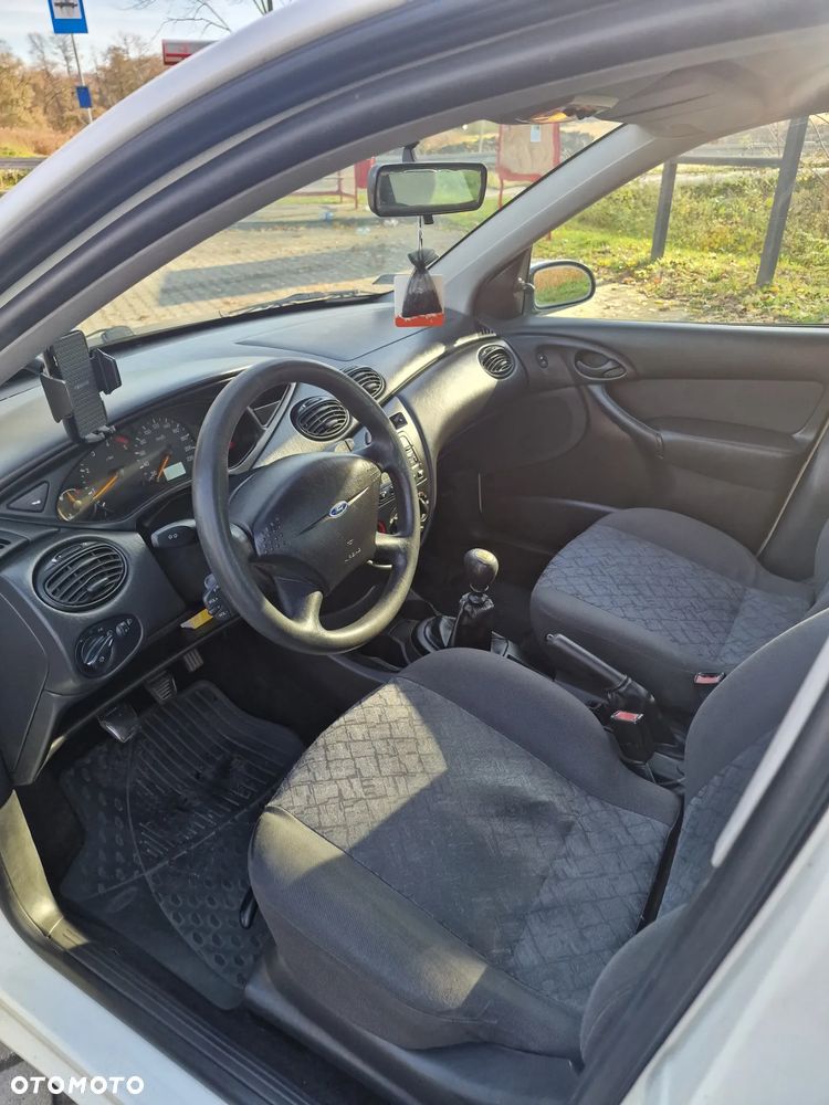 Ford Focus Kombi 01-05 - 5