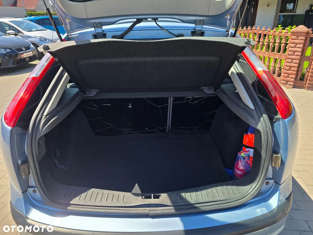 Ford Focus - 20