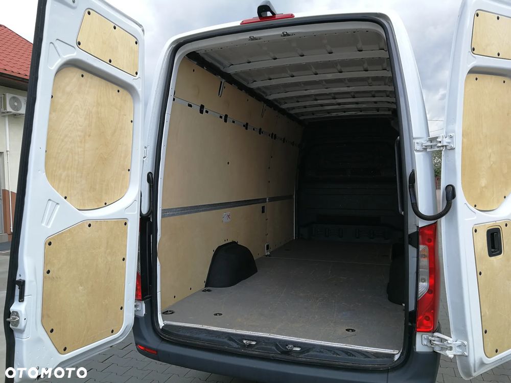 Mercedes-Benz Sprinter - 7
