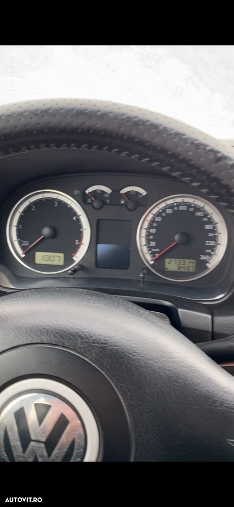 Volkswagen Golf 1.9 TDI Pacific - 8