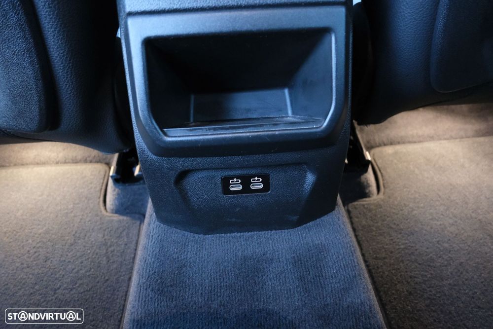 BMW 116 d Pack Desportivo M Auto - 28