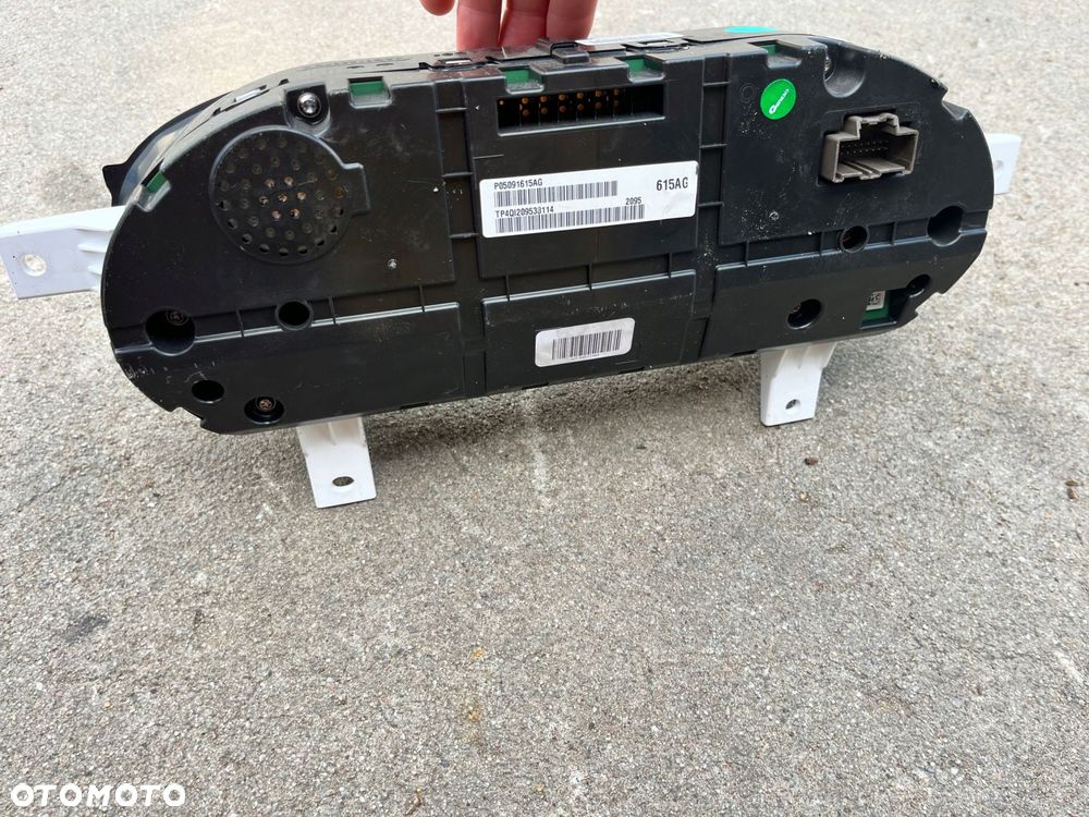 Licznik Dodge Challenger Lift 2015- P05091615AG - 2