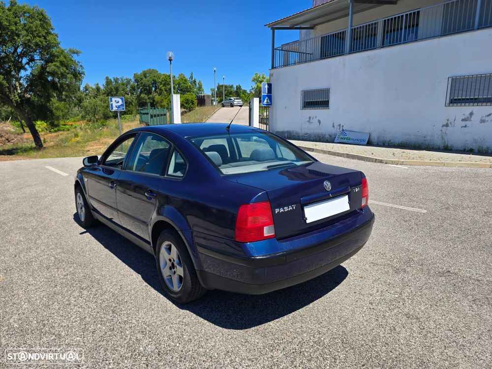 VW Passat 1.9 TDi Confortline - 5