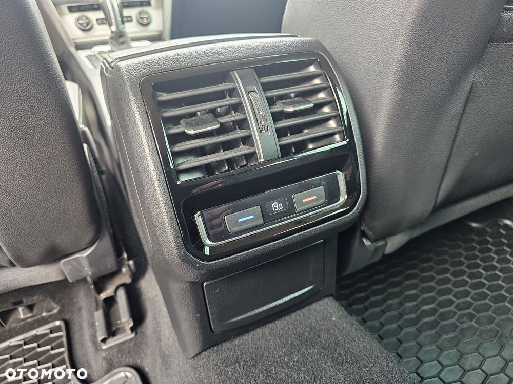 Volkswagen Passat - 14