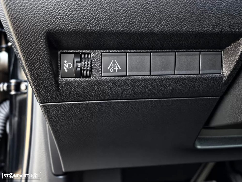 Peugeot e-208 50 kWh Active Pack — fotografia 49