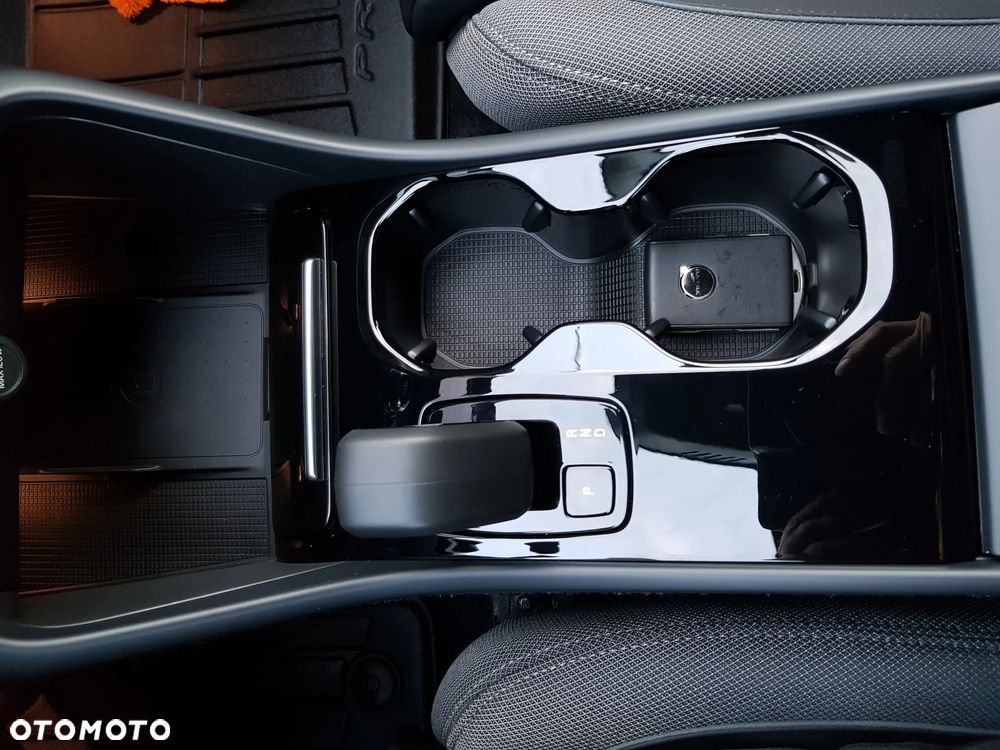 Volvo XC 40 Recharge 82 kWh Single M Extended Range RWD Plus - 29