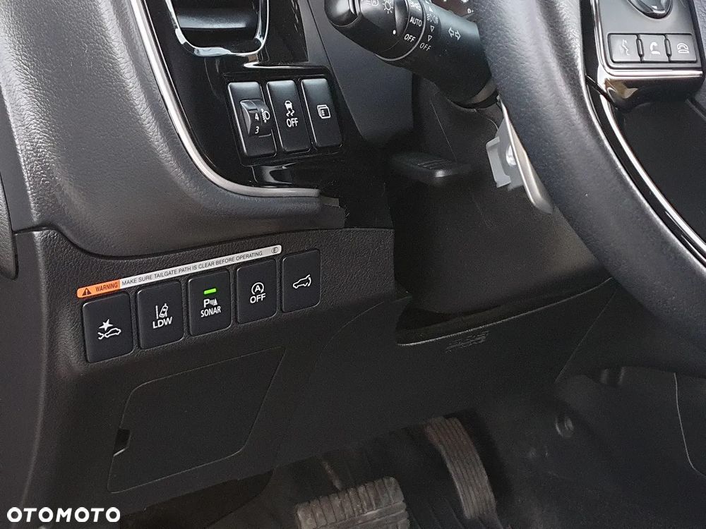 Mitsubishi Outlander 2.0 Instyle Navi 4WD CVT - 16