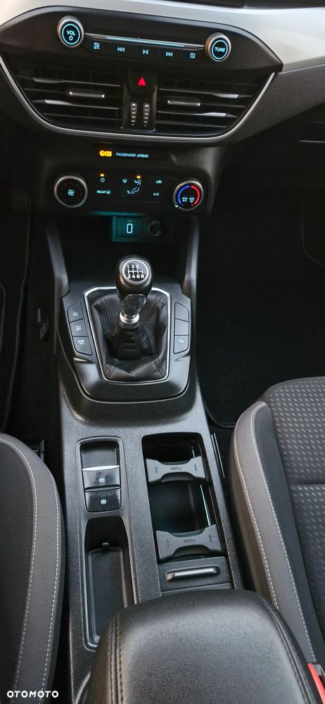 Ford Focus 1.0 EcoBoost Trend Edition Business - 27
