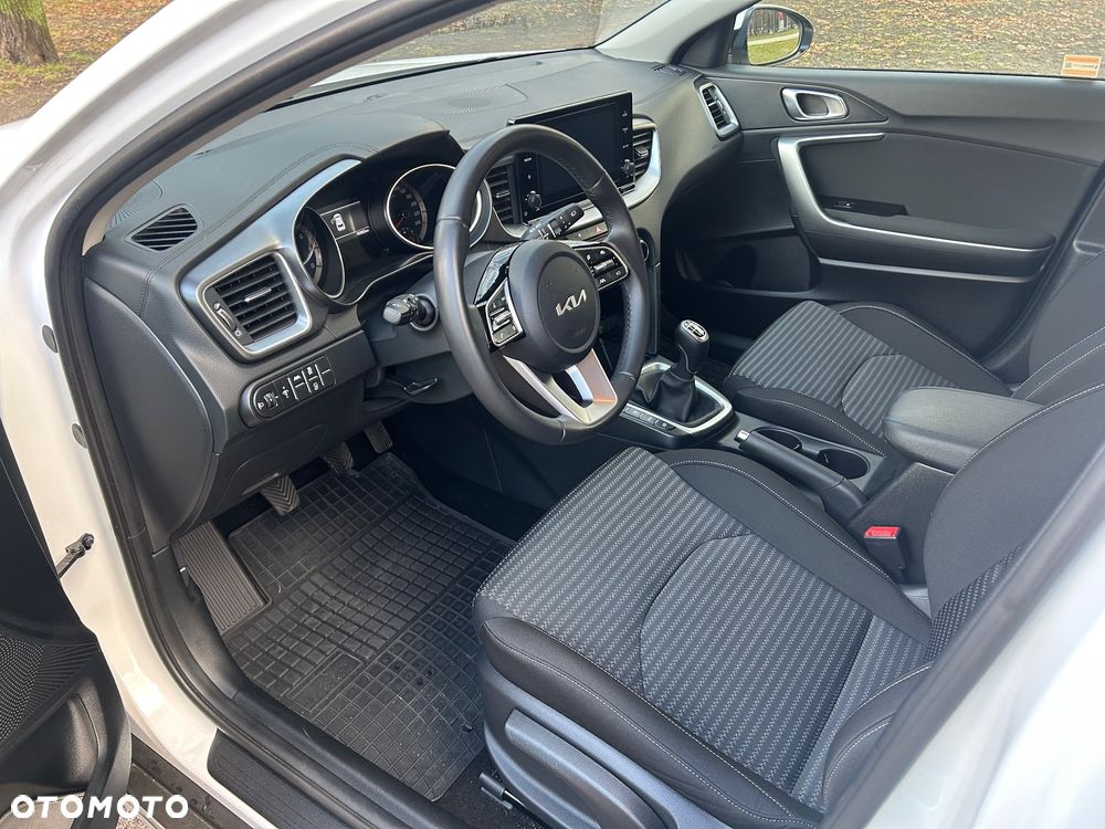 Kia XCeed 1.5 T-GDI M - 13