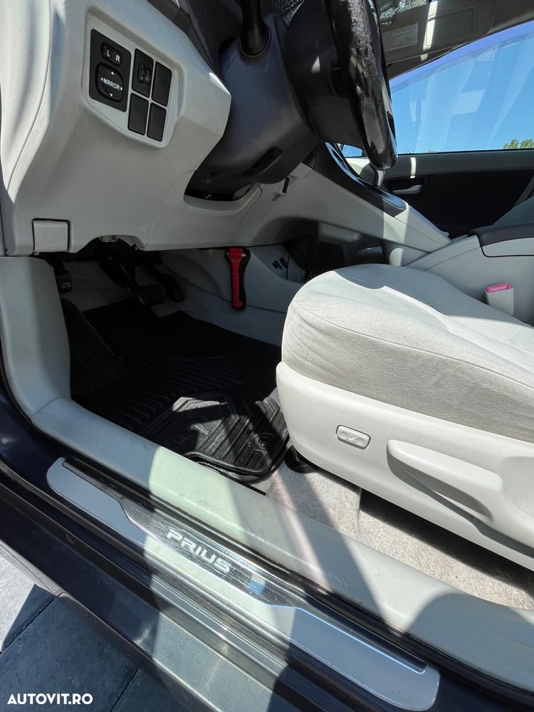 Toyota Prius (Hybrid) Comfort - 10