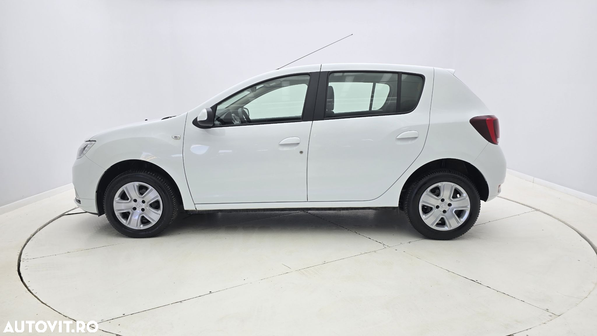 Dacia Sandero 0.9 TCe Laureate - 9