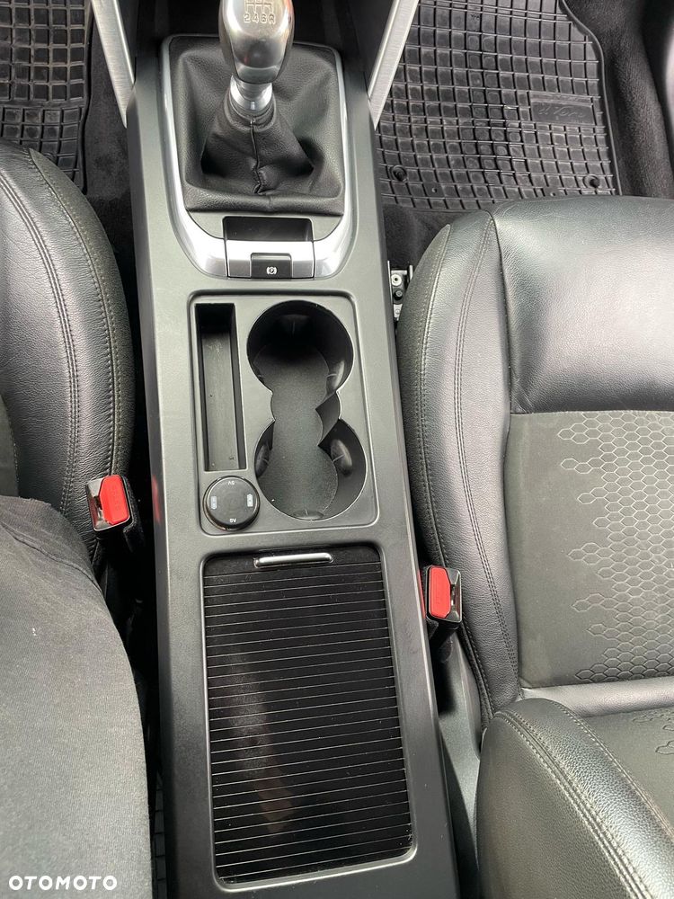 Land Rover Discovery Sport TD4 HSE - 23
