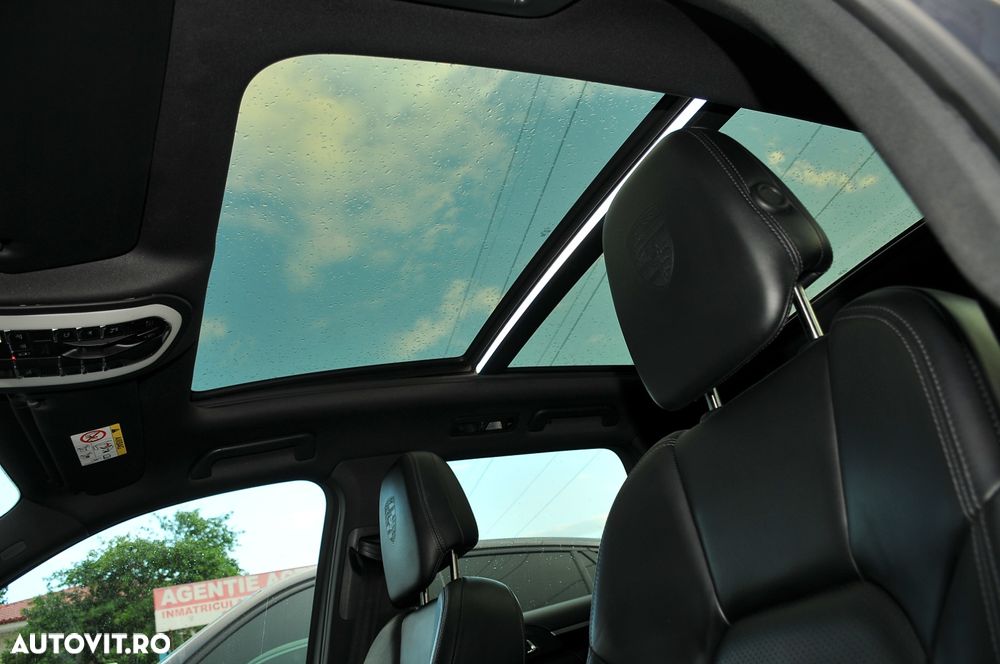 Porsche Cayenne Platinum Edition - 32