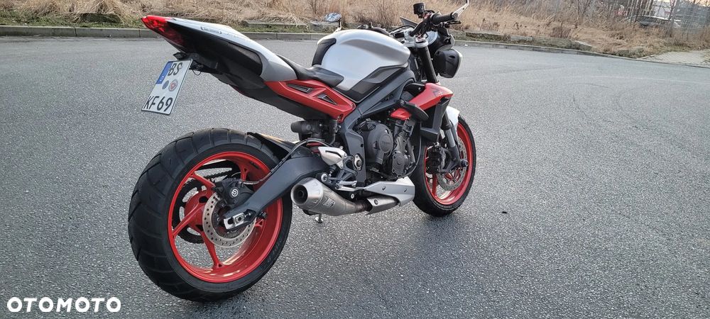 Triumph Street Triple - 1