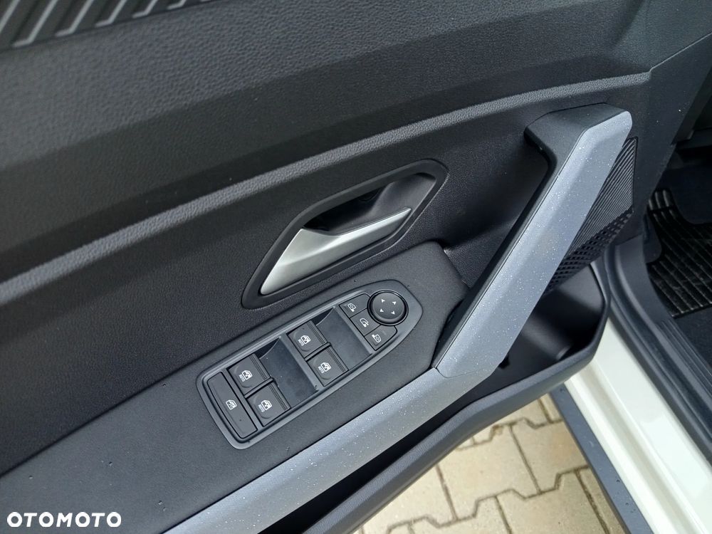 Dacia Duster 1.8 Full Hybrid 155 Journey MMT - 8