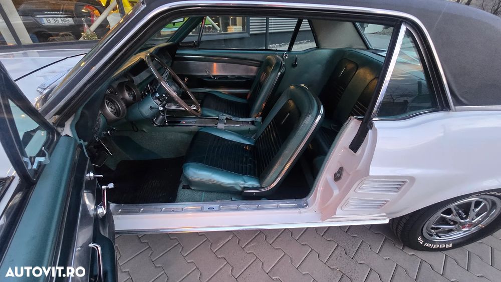 Ford Mustang - 34