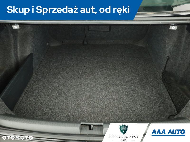 Volkswagen Jetta - 14