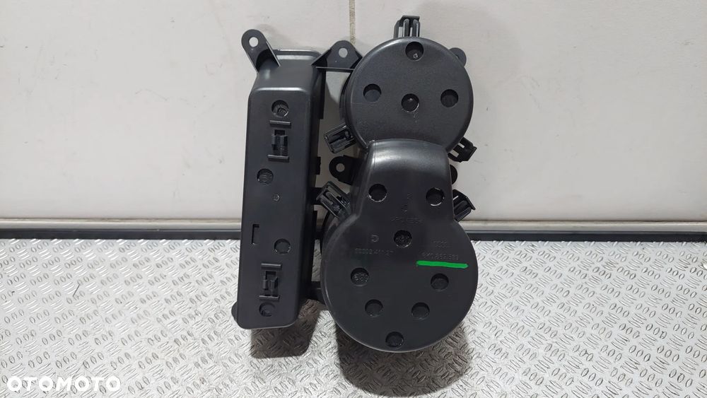 UCHWYT NA KUBKI AUDI A4 B8 R2009 NR 8K0862533 - 2