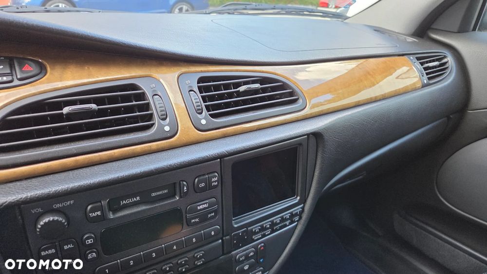 Jaguar S-Type 3.0 V6 Executive - 11