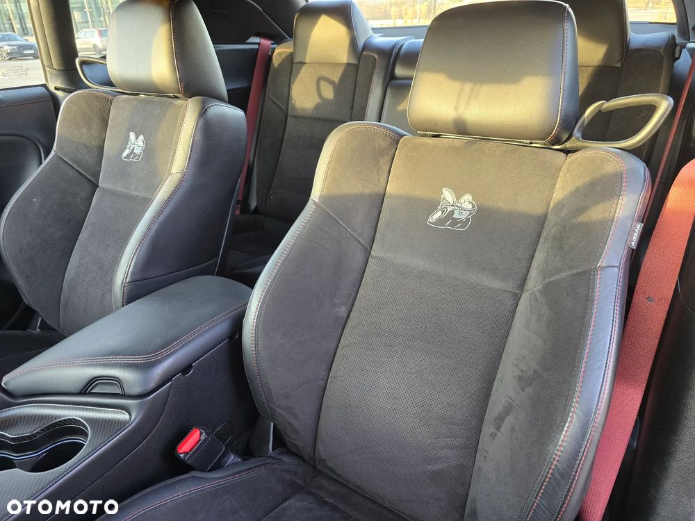 Dodge Challenger ver-6-4-scat-pack-widebody - 15