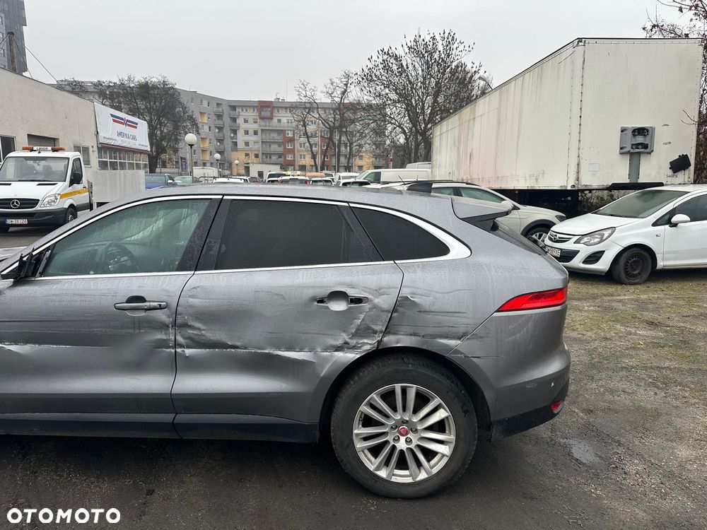 Jaguar F-Pace 2.0 i4D AWD Chequered Flag - 2