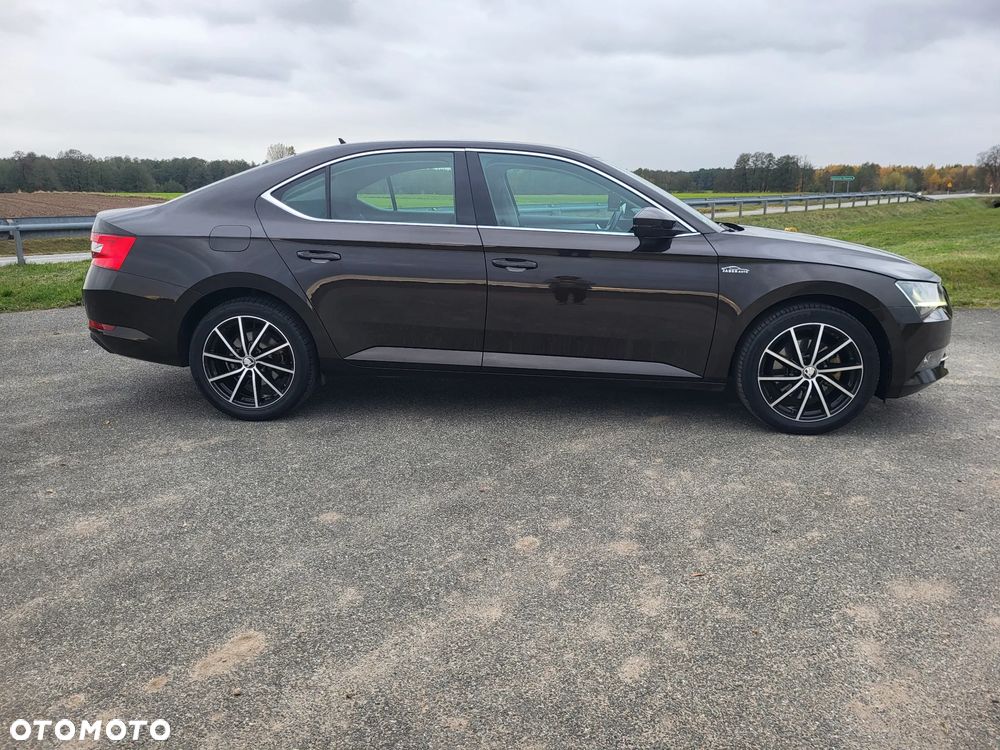 Skoda Superb 2.0 TDI 4x4 Ambition - 8