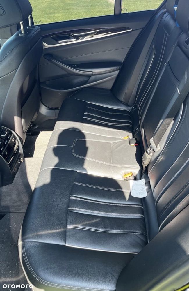 BMW Seria 5 530i xDrive Sport Line - 13