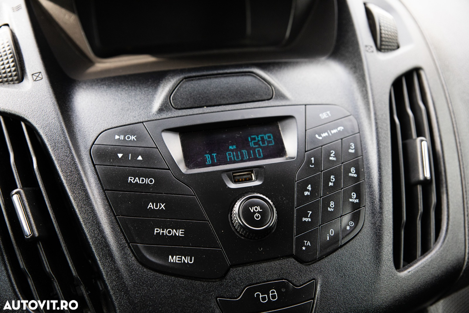 Ford Tourneo conect - 12