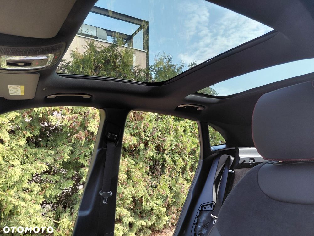 Mercedes-Benz GLA - 24