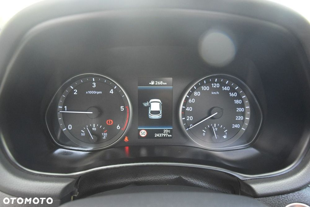 Hyundai i30 1.6 D Premium - 38