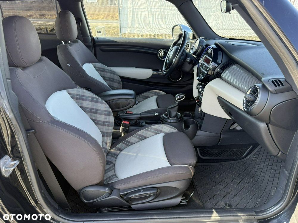 MINI Cooper Standard - 25