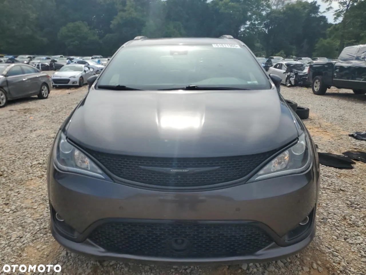 Chrysler Pacifica - 8