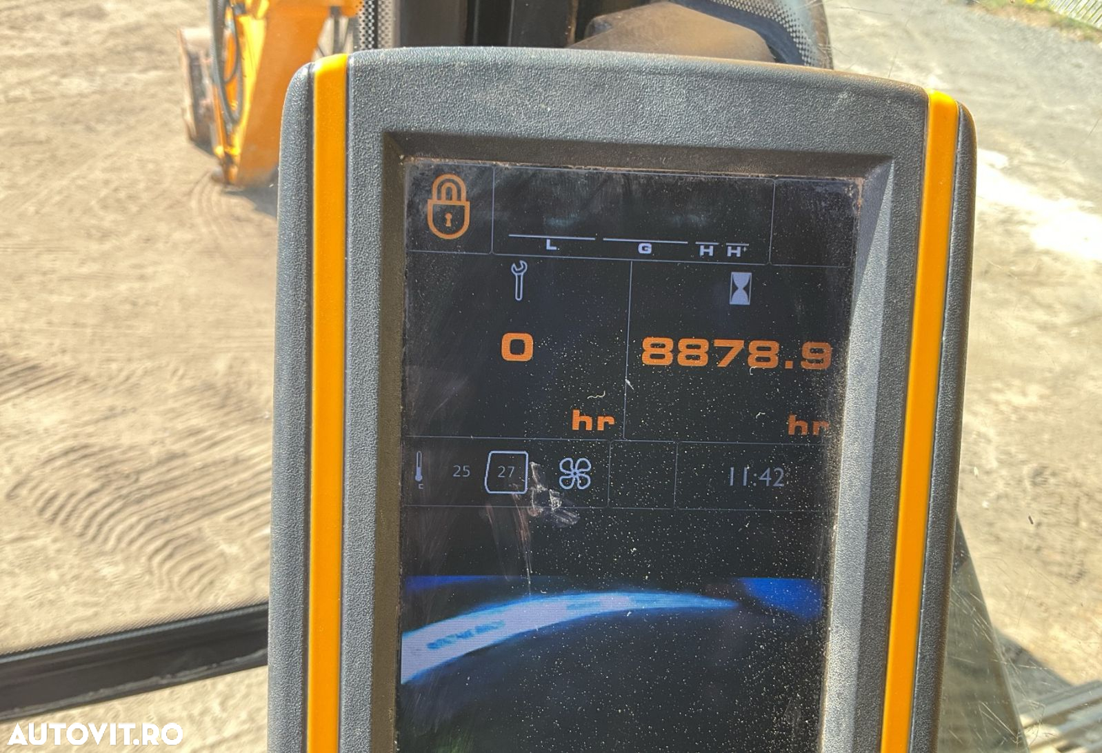 JCB JS130 Excavator - 6