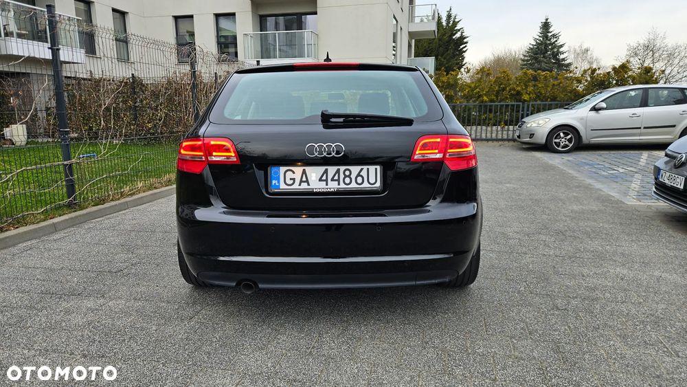 Audi A3 Sportback 1.6 TDI DPF Attraction - 5