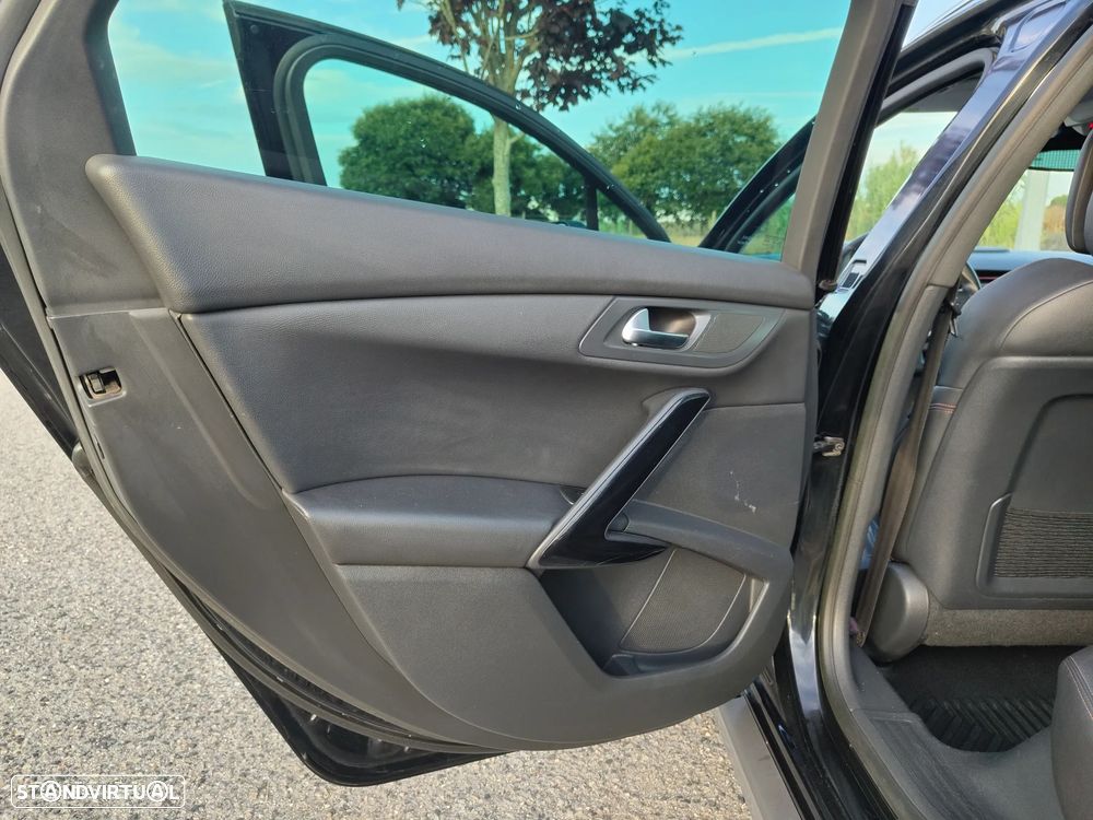 Peugeot 508 RXH 2.0 HDi Hybrid4 2-Tronic - 35