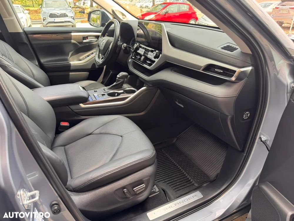 Toyota Highlander 2.5 L Dynamic Force 248CP Luxury Metallic - 26