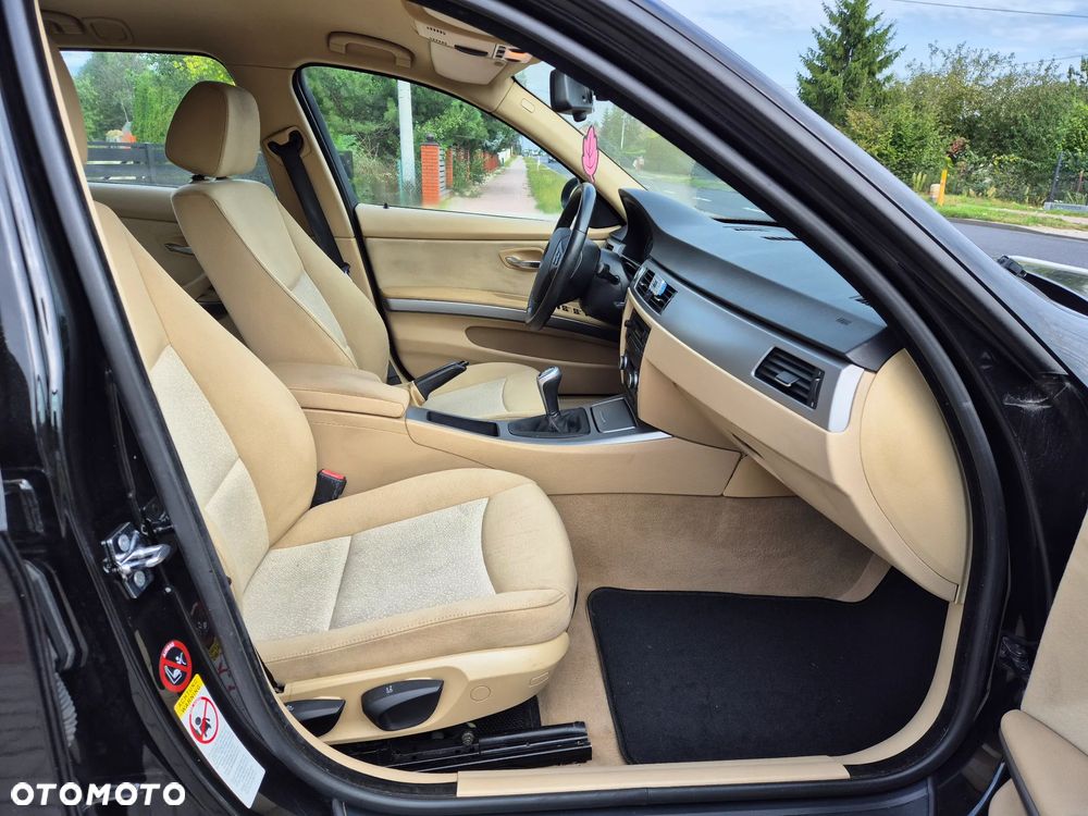BMW Seria 3 318d - 14