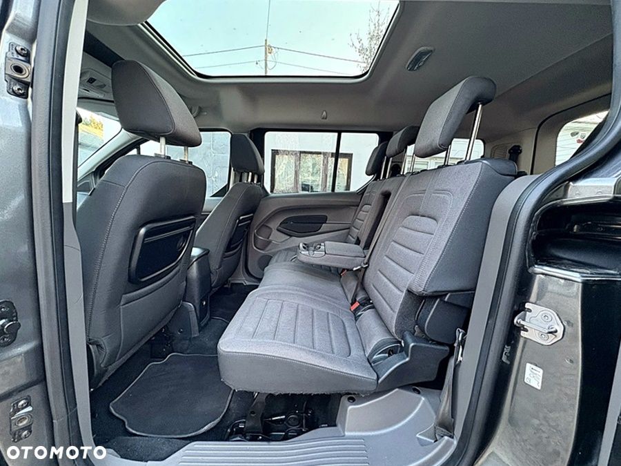 Ford Tourneo Connect Grand - 16