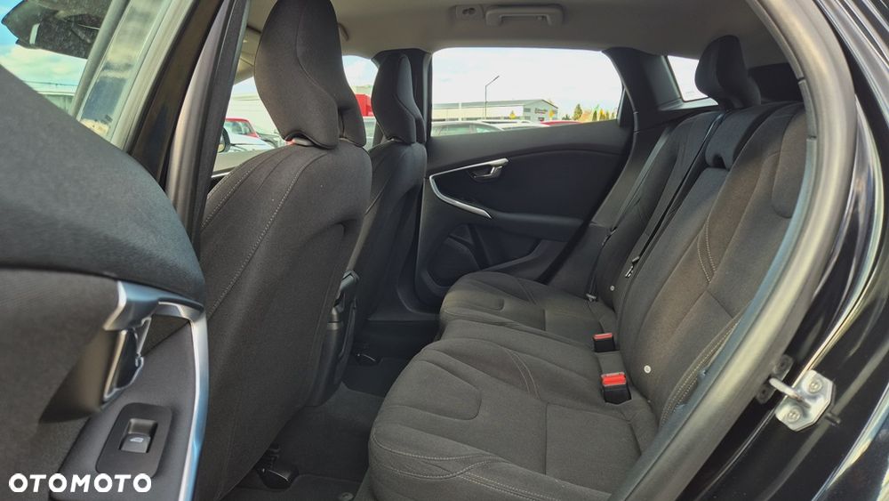 Volvo V40 T3 Momentum - 24