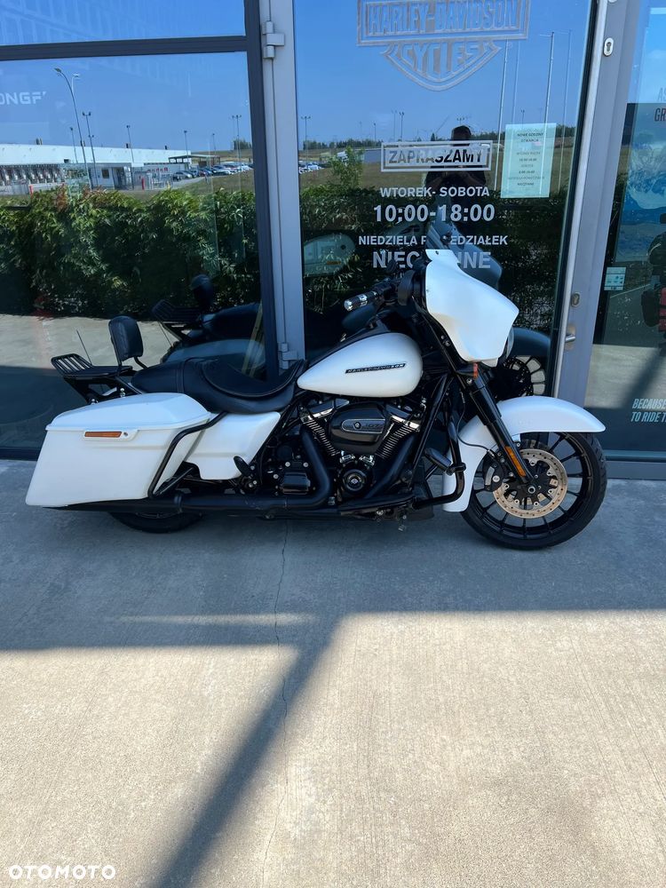 Harley-Davidson Touring Street Glide - 1