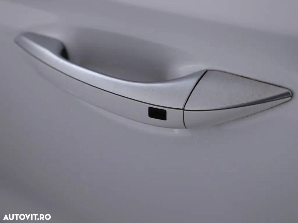 Hyundai IONIQ - 17