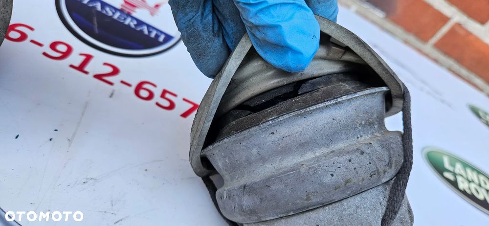 Jaguar XJ 351 3.0 SC 306PS 340 KM 5.0 508PN 385 KM 5.0 SC 510KM 508PS  Poduszka silnika prawa lewa Mocowanie gumowe silnika - 4